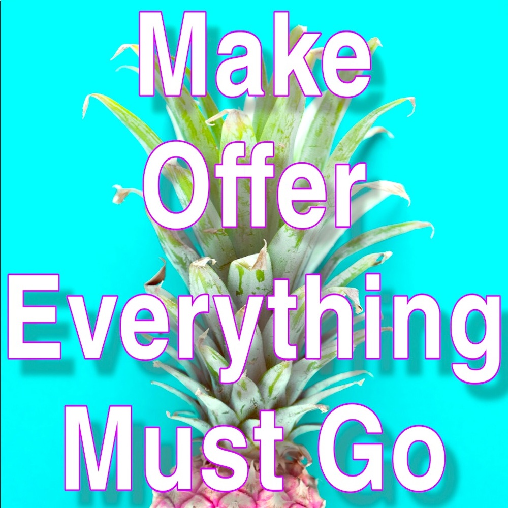 Closing Closet Soon🌺